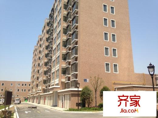 西歐龍城外景圖 