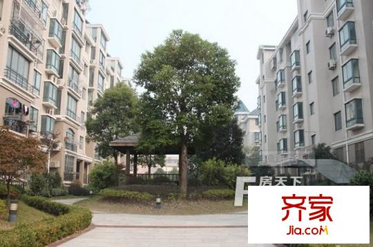 龍新家園外景圖