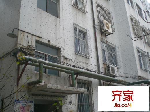 交警支隊(duì)宿舍(奎文區(qū))外景圖奎文區(qū)交警支隊(duì)宿舍 （2014.11.24）