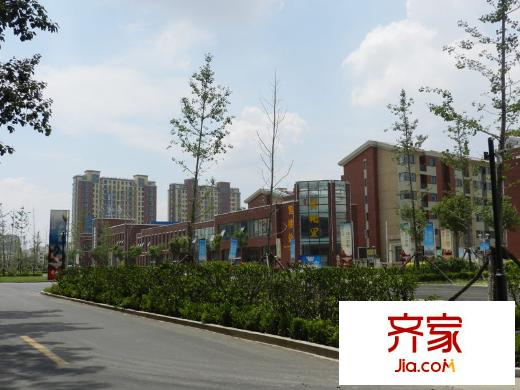 誠通香榭里外景圖8月項(xiàng)目最新實(shí)景圖（20120808）