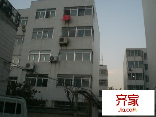 三聯(lián)宿舍(新華路)外景圖新華路三聯(lián)宿舍 （2014.11.17）