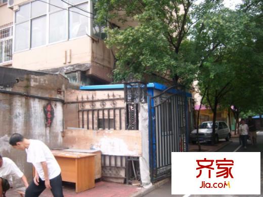 南巷子小區(qū)外景圖大門