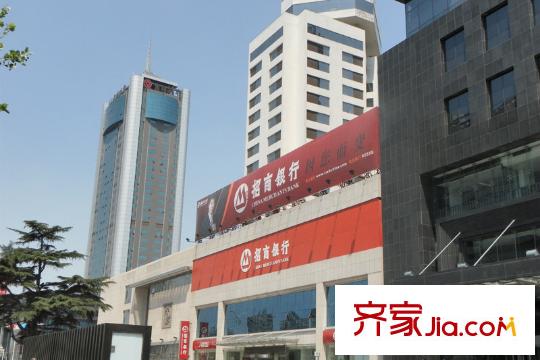 力拓國際配套圖位于勝利街上的招商銀行