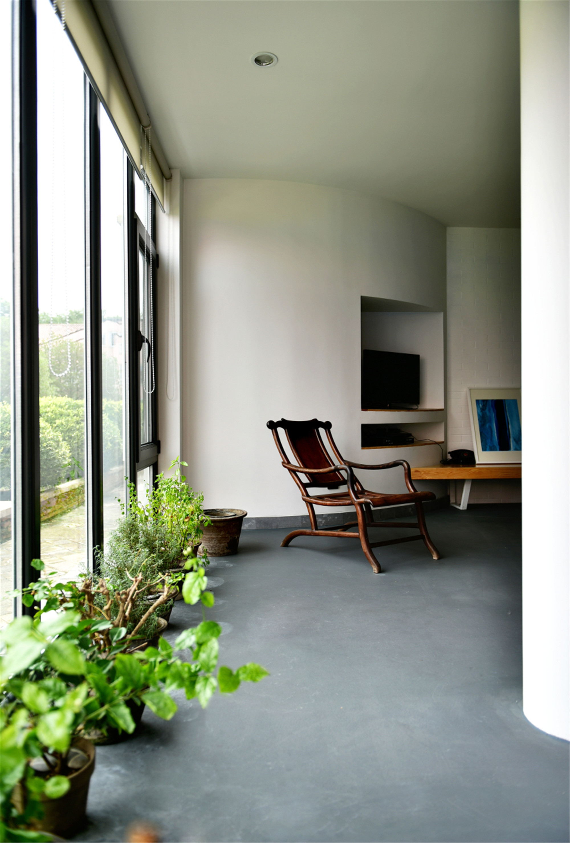简约风格,一居室装修,5-10万装修,140平米以上装修,客厅,椅子,室内植物,白色,灰色
