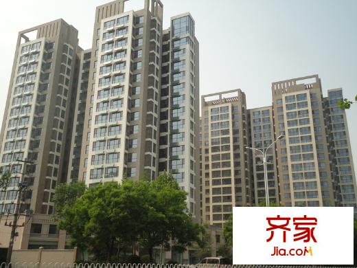 魯鴻37°實景圖1/2號樓現(xiàn)房（2014-07-05）
