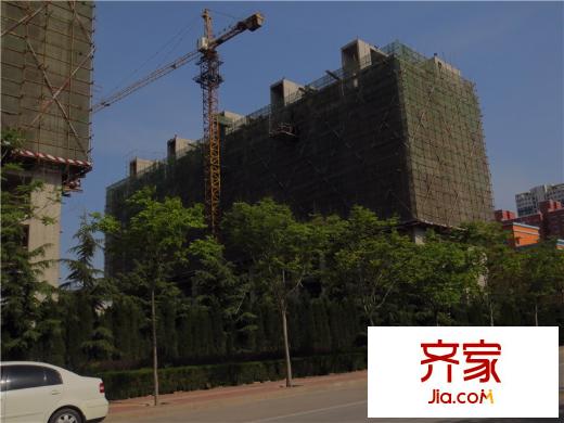 玉泉新城實(shí)景圖小高層施工（2014-06-03）