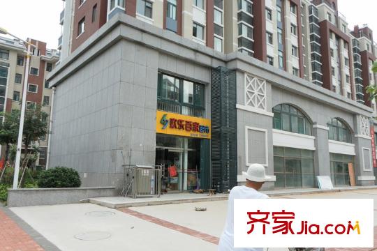 九龍山莊配套圖小區(qū)門口歡樂百家超市