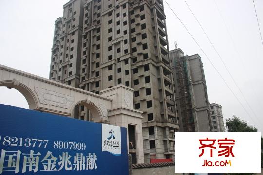 南金奧林星城32、33、34號(hào)樓已封頂（2015-8-12）
