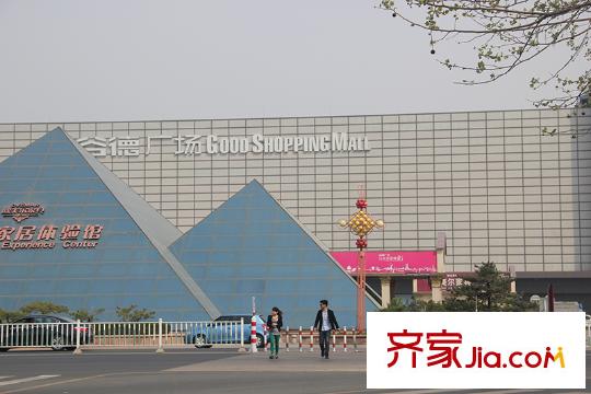 可林奇財富創(chuàng)意大廈北100米中百大廈