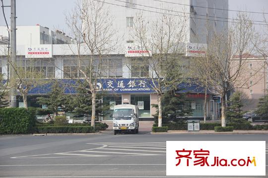 可林奇財富創(chuàng)意大廈北50米交通銀行