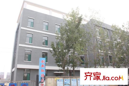 王侯嘉苑大門正對(duì)面清平小學(xué)
