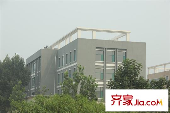 王侯嘉苑大門正對(duì)面清平小學(xué)