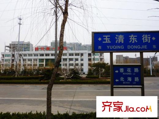 麒麟公館向北約800米尊一醫(yī)院