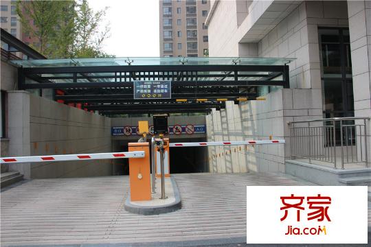 德潤康城小區(qū)地下車庫（20150910）