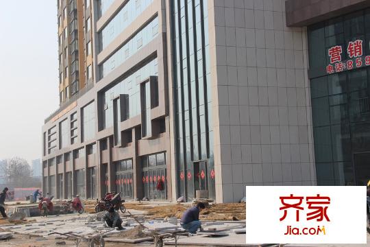 新華國際小區(qū)沿街路面施工（2015-03-12）