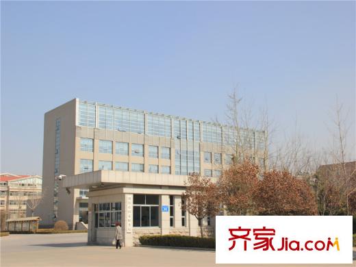 北大錦城向北約50米國(guó)家稅務(wù)局