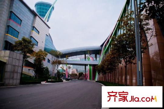 辰隆星河城向西北約200米市府廣場(chǎng)20121225