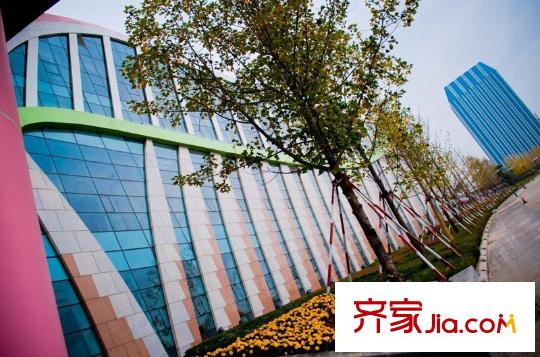 辰隆星河城向西北約200米市府廣場20121225