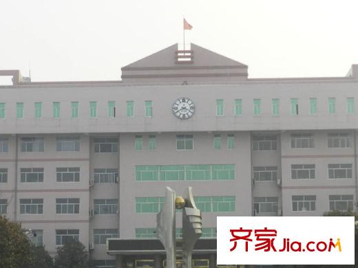 雅龍商住樓向東約2000米濰坊七中