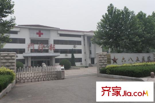 九龍華府周邊北海路與健康街交匯處南100米醫(yī)院