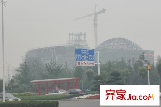 克拉公寓向北約800米文化藝術(shù)中心