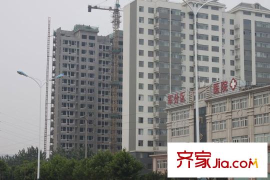 克拉公寓向北約500米軍區(qū)分醫(yī)院
