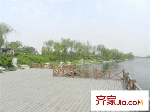 藍頓浞河生活廣場東100米浞河風景區(qū)