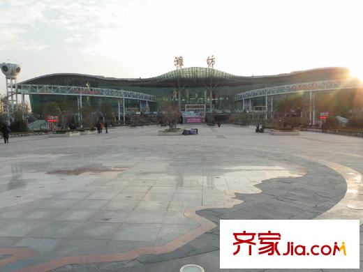 中經(jīng)世界城東南100米火車(chē)站