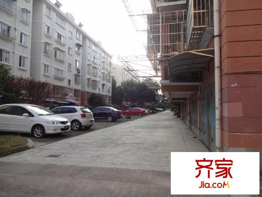 彩臣三村外景圖 