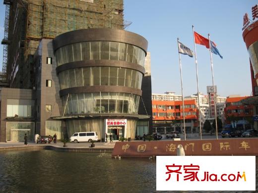 理想城配套圖南側(cè)50米的國(guó)際車(chē)城