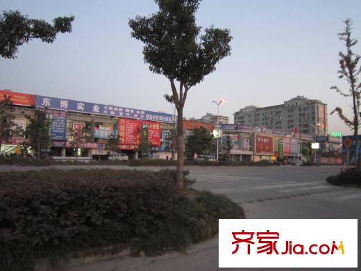 北城名郡對面的商業(yè)街