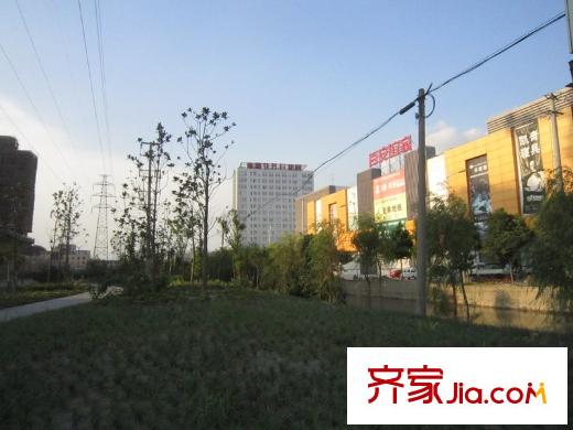 中港城世家東側(cè)約50米的百安誼家