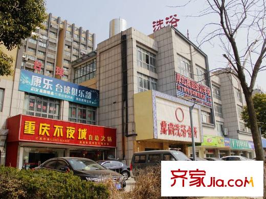 文華名邸小區(qū)南30米臺(tái)球俱樂部