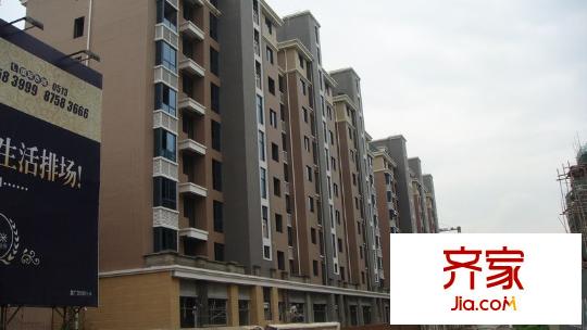 未來海岸樓宇側(cè)立面（2011-07-25）
