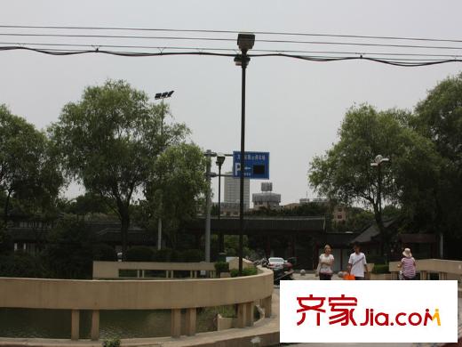 翰林府項目南側(cè)50米的文峰公園