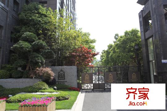 濠南君邑小區(qū)入口實景（20120504）