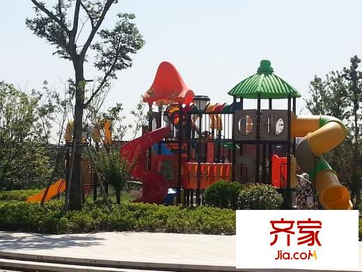 中瑾翰鉑府兒童游樂區(qū)（2015-08-12）