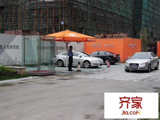 圓融廣場(chǎng)住宅入口（2014.7.21）