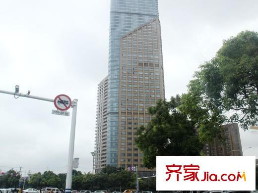 圓融廣場(chǎng)距離項(xiàng)目20米遠(yuǎn)南通大飯店