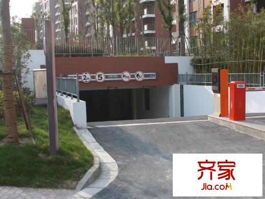 證大國際城小區(qū)實景20131203