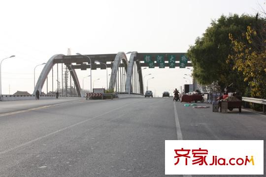 銀河灣東側(cè)100米銀河大橋