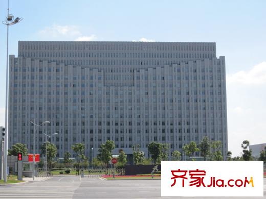 海門(mén)東恒盛國(guó)際公館項(xiàng)目南邊500米處市政府