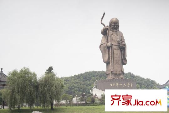中國(guó)長(zhǎng)壽城西側(cè)50米處如皋長(zhǎng)壽博物館