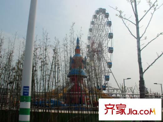 南山湖1號(hào)東側(cè)約100米游樂(lè)場(chǎng)所20140410