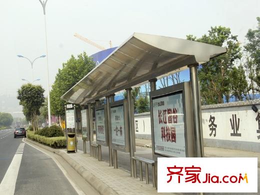 新城香溢紫郡項(xiàng)目東側(cè)10米公交站臺(tái)