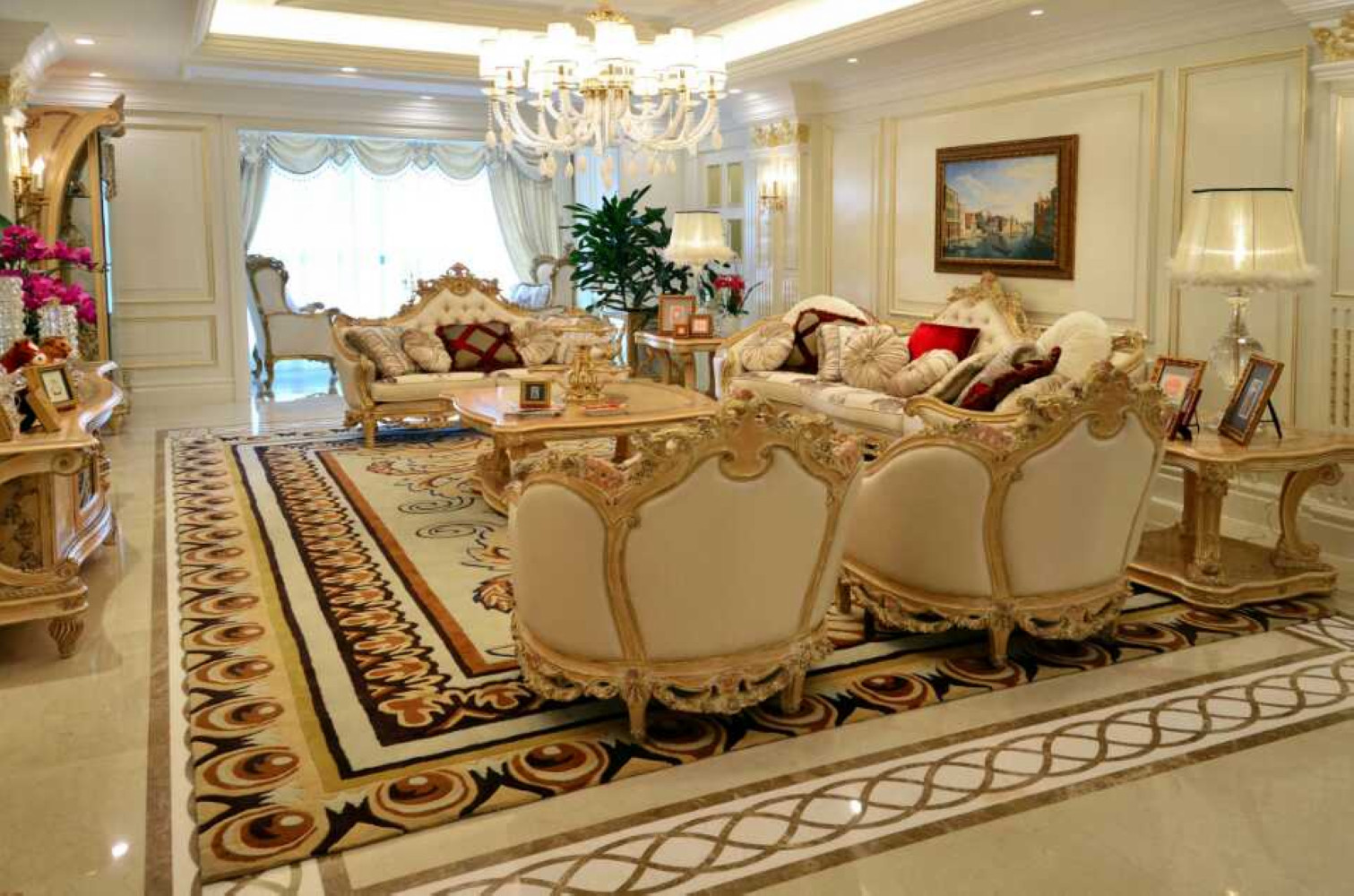 欧式风格,豪华型装修,140平米以上装修,大户型,客厅,沙发,灯具,暖色调