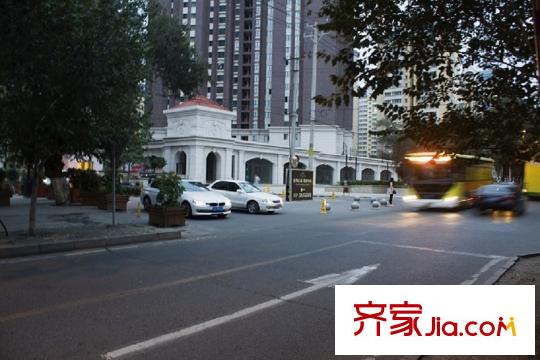 世界名筑四期交通.