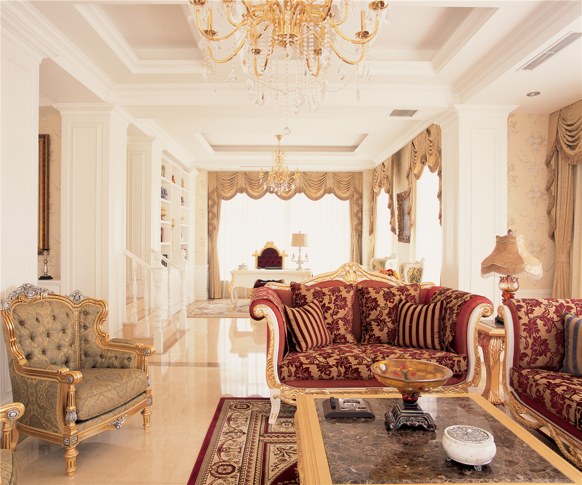 欧式风格,别墅装修,豪华型装修,140平米以上装修,四房以上装修,客厅,沙发,金色,红色
