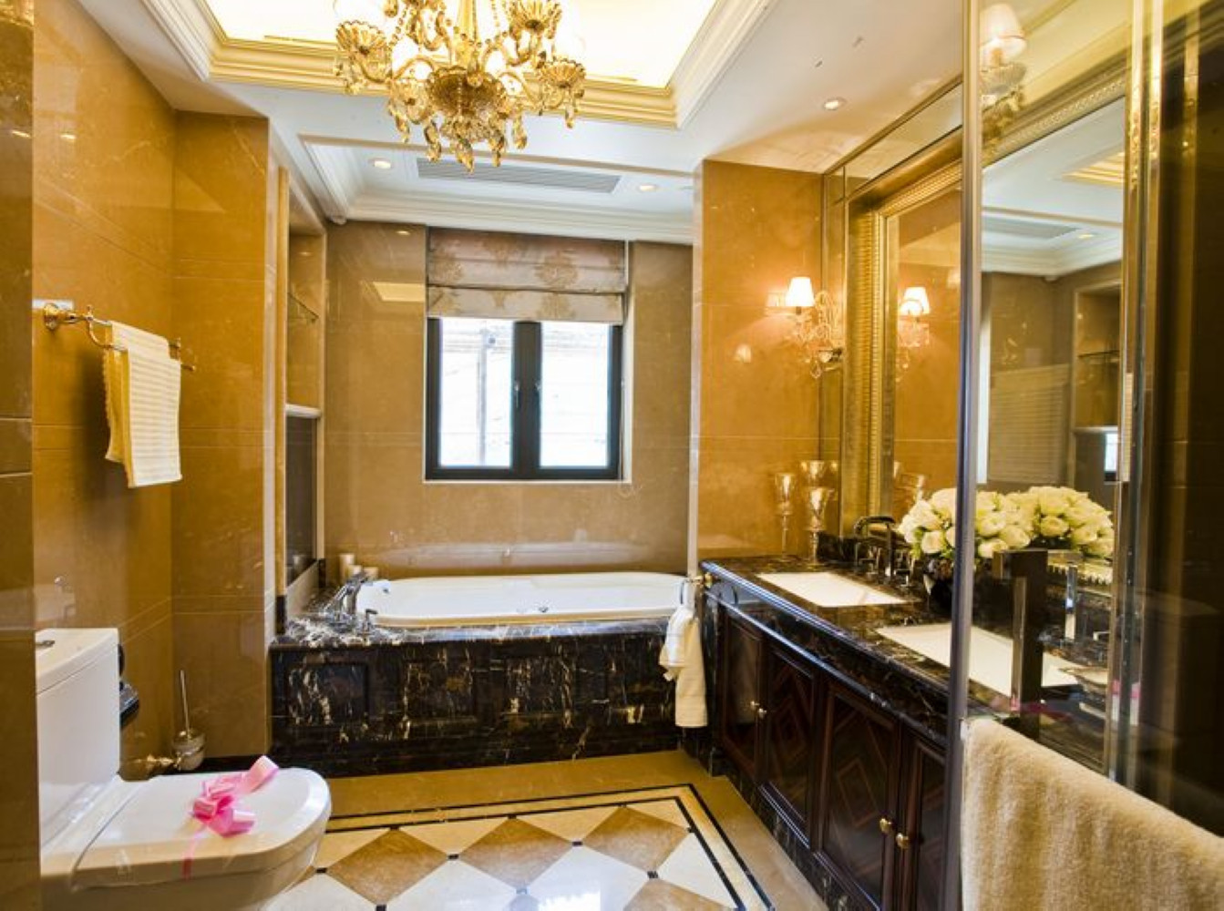 欧式风格,大户型,豪华型装修,140平米以上装修,卫生间,金色