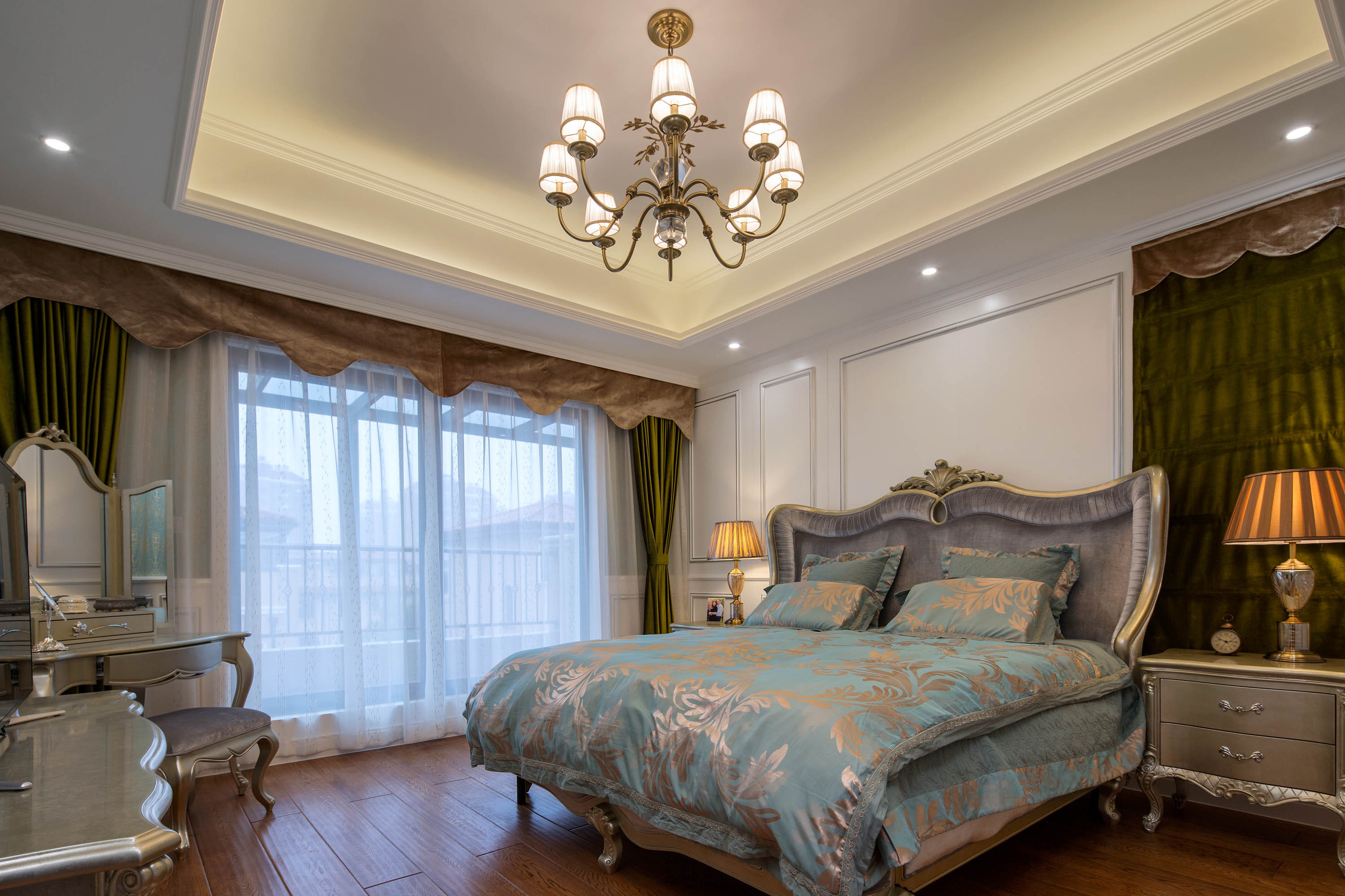 别墅装修,140平米以上装修,富裕型装修,卧室,新古典风格,吊顶,床上用品,白色